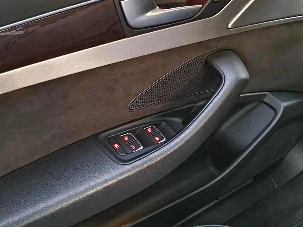 Audi A8 2014 A8L 45 TFSI quattro Comfort Edition купить на сайте DeffCars