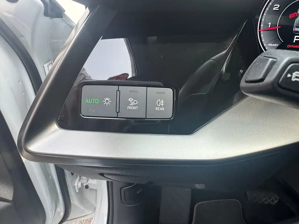 Audi A3 2025 A3L Limousine 35TFSI Flying Spur Exclusive купить на сайте DeffCars