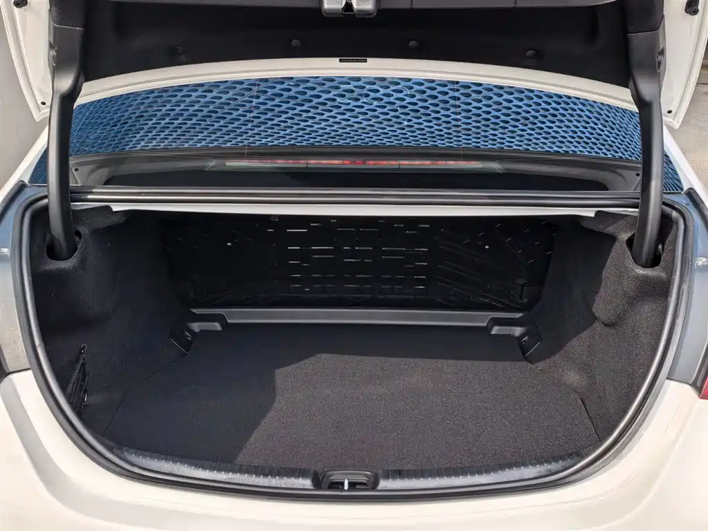 Mercedes-Benz C-Class 2025 C 260 L Haoye Sports Edition купить на сайте DeffCars