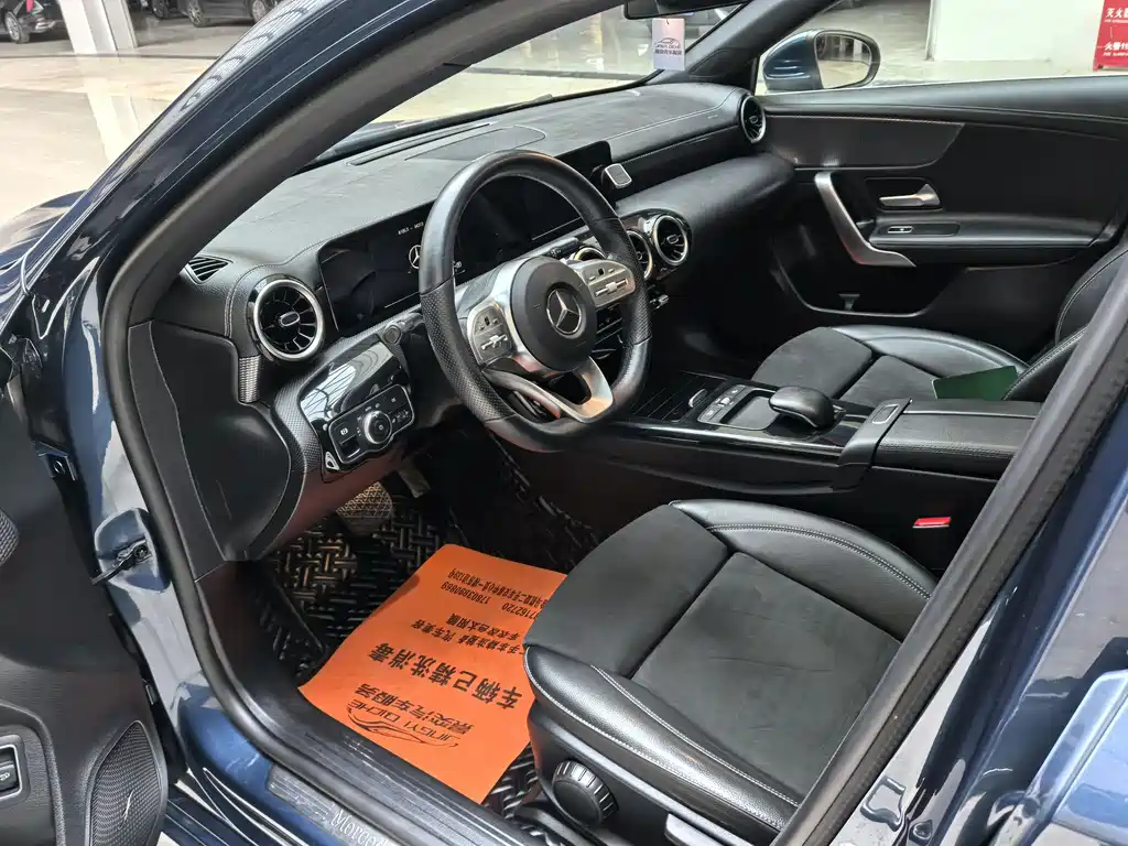 Mercedes-Benz A-Class 2019 A 180 L Sports Sedan купить на сайте DeffCars