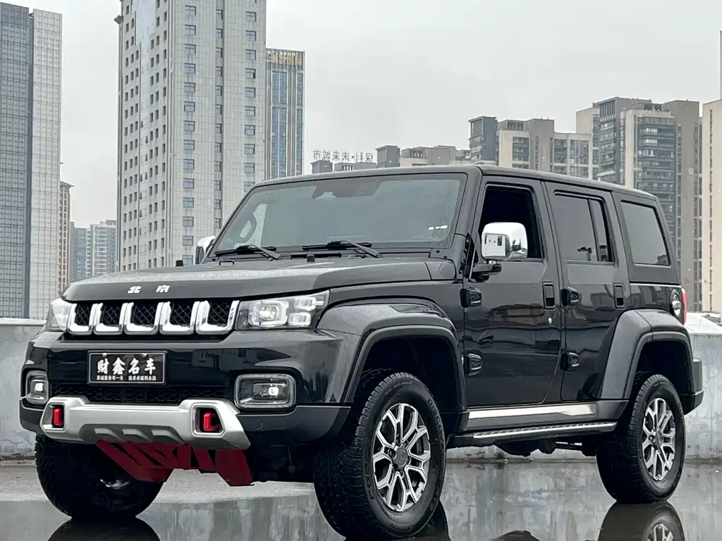 Beijing off-road BJ40 2023 2.0T automatic four-wheel drive city hunter version knight type купить на сайте DeffCars