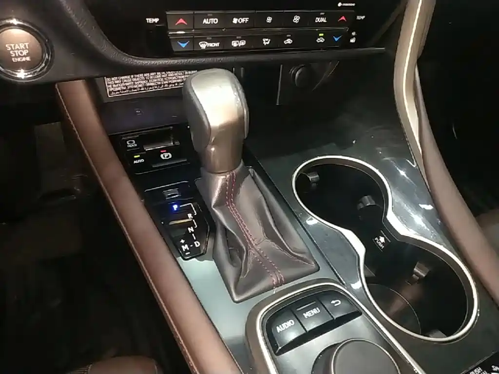 Lexus RX 2016 300 four-wheel drive elegant version National VI купить на сайте DeffCars