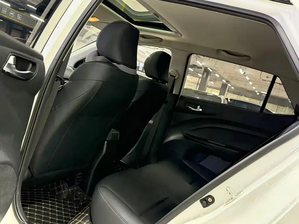 Yipao 2021 1.4L CVT fun sunroof model купить на сайте DeffCars