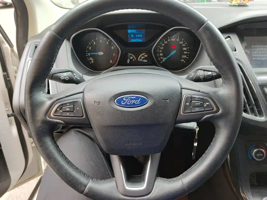 Focus 2017 sedan 1.6L automatic stylish smart mobility version купить на сайте DeffCars