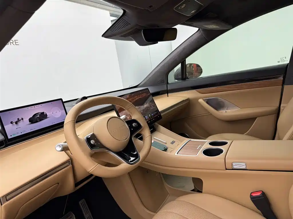 Zhijie R7 2025 extended range 331km Ultra купить на сайте DeffCars