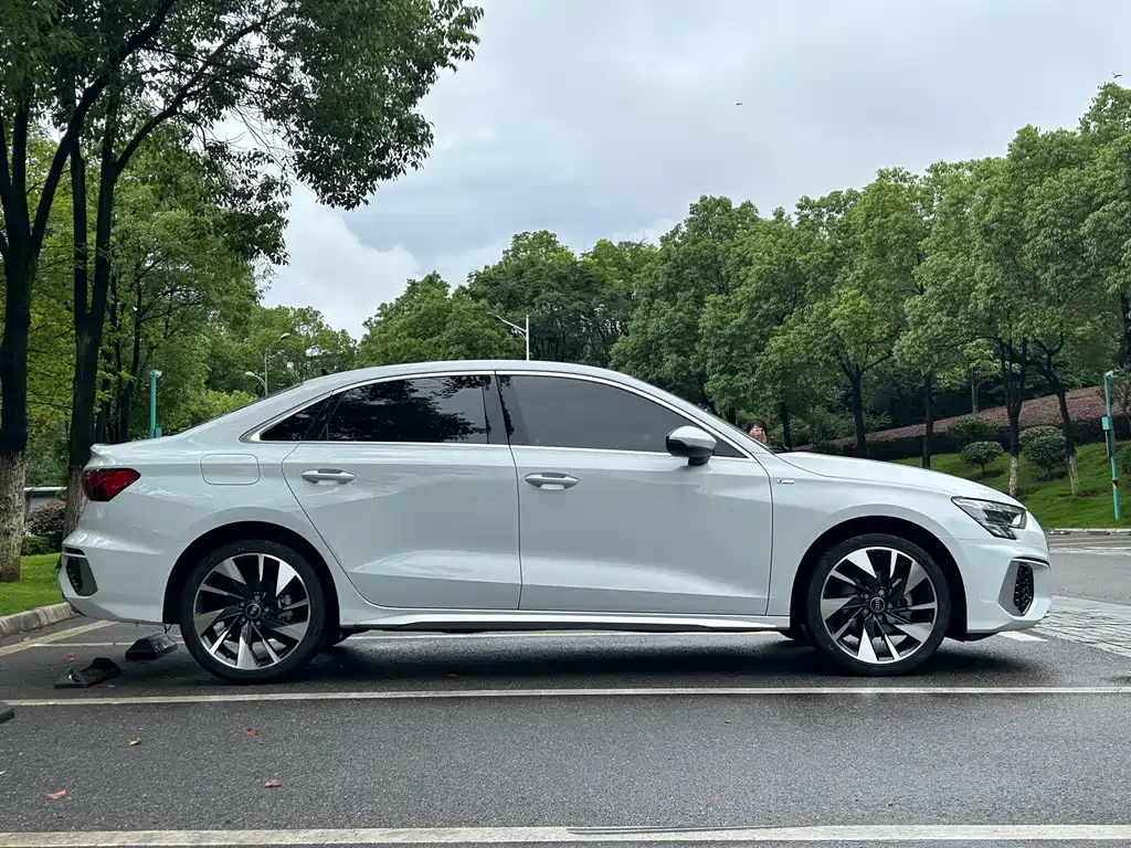 Audi A3 2022 A3L Limousine 35 TFSI Fashion Sporty купить на сайте DeffCars
