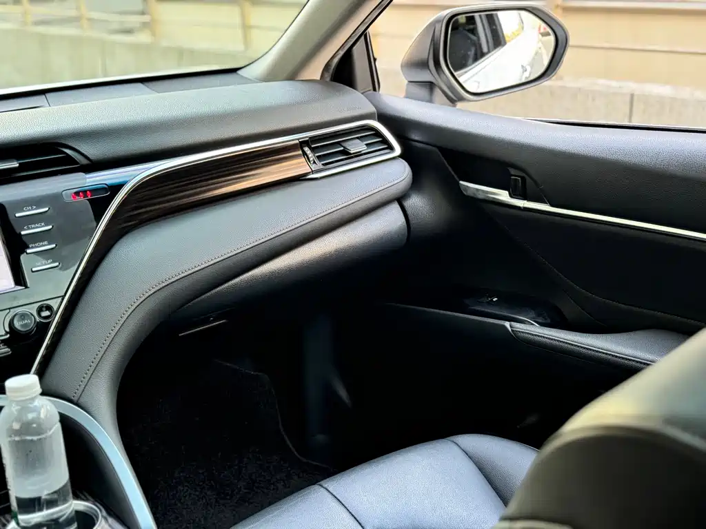Camry 2018 2.0G Deluxe Edition купить на сайте DeffCars