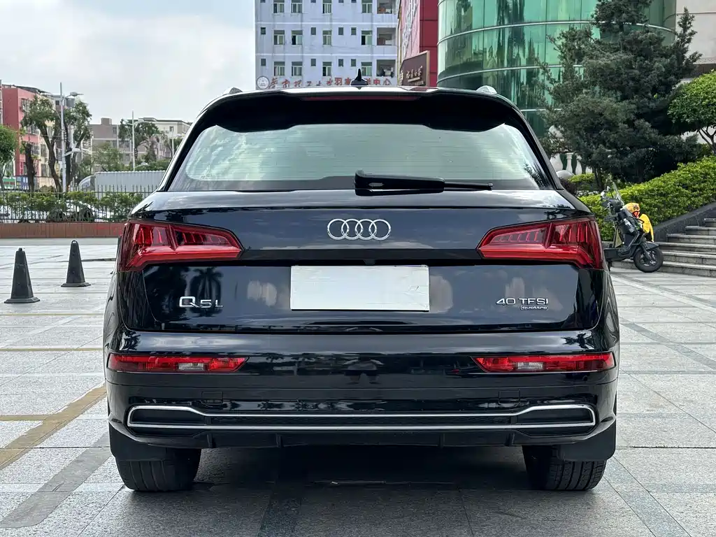 Audi Q5L 2018 40 TFSI enjoys fashionable style, National V купить на сайте DeffCars