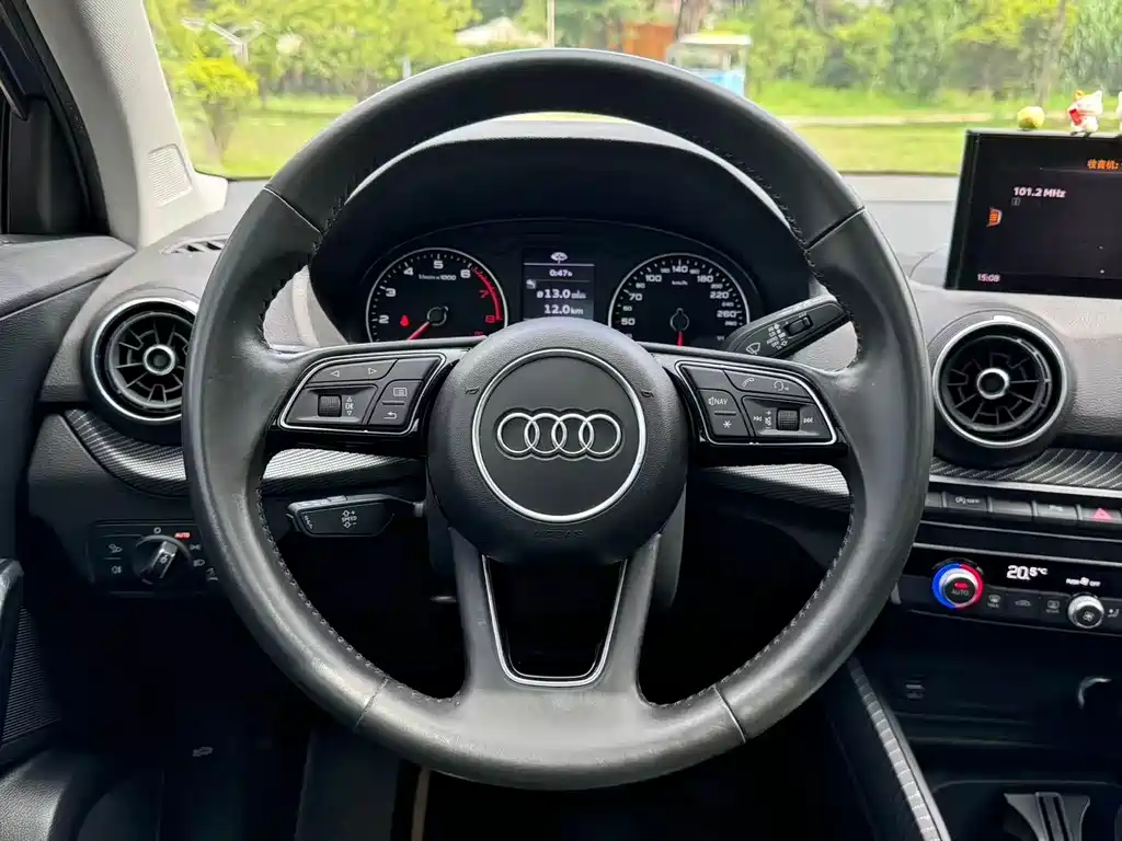 Audi Q2L 2021 35 TFSI fashionable and dynamic купить на сайте DeffCars