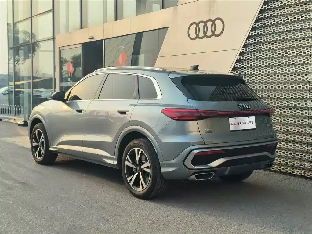 Audi Q5L 2026 2.0T smart hybrid luxury model купить на сайте DeffCars