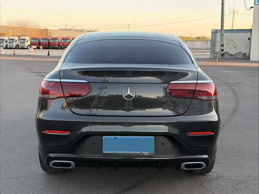 Mercedes-Benz GLC Coupe 2022 GLC 260 4MATIC Coupe SUV купить на сайте DeffCars