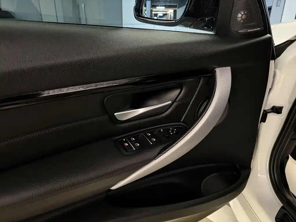 BMW 3 Series 2017 330i M Sports купить на сайте DeffCars