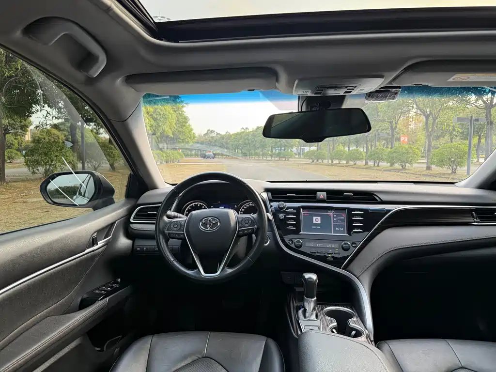Camry 2018 2.0G Deluxe Edition купить на сайте DeffCars