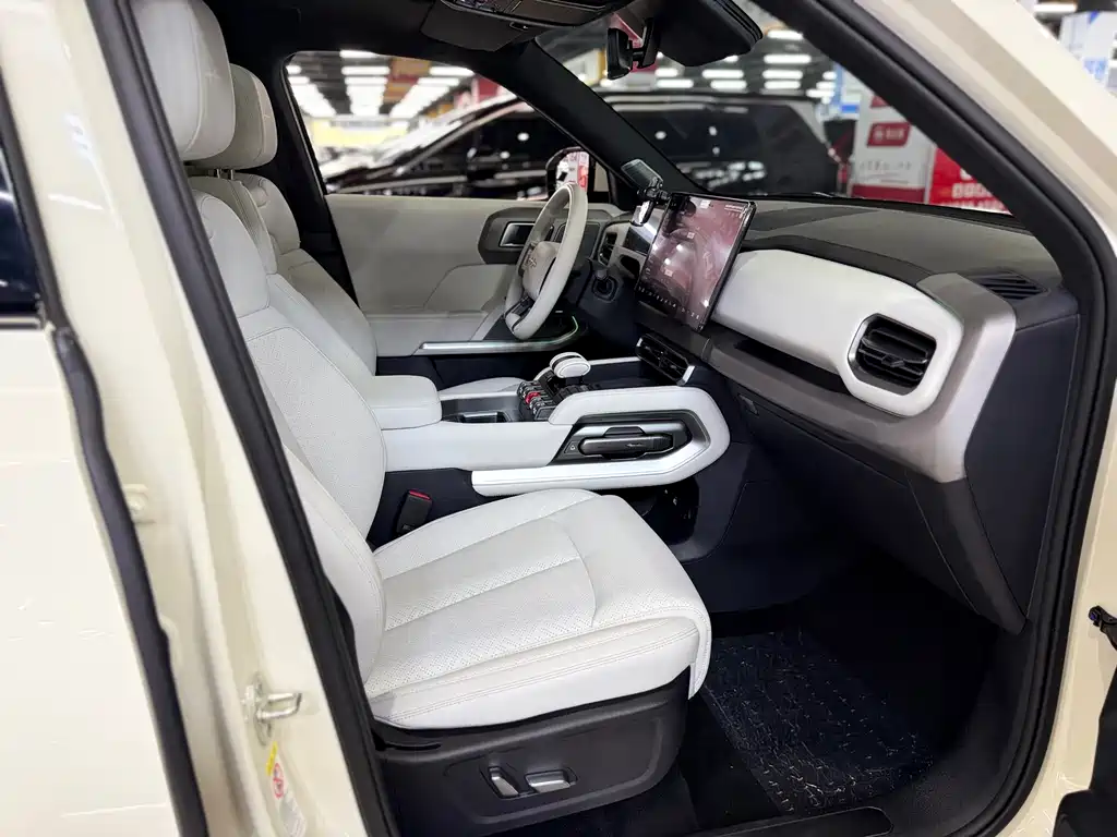 Titanium 3 2025 501KM four-wheel drive Ultra version купить на сайте DeffCars