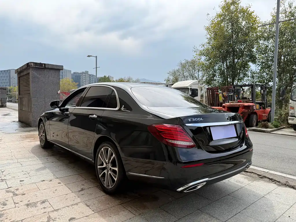 Mercedes-Benz E-Class 2017 E 300 L Luxury Model купить на сайте DeffCars