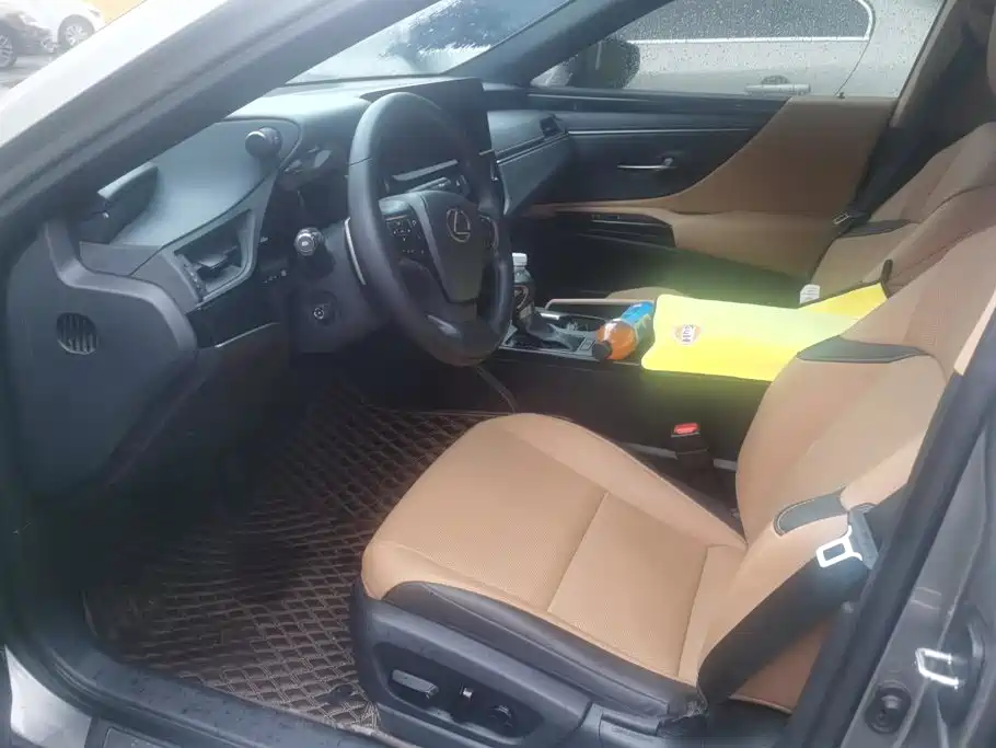 Lexus ES 2022 200 Excellence Edition купить на сайте DeffCars