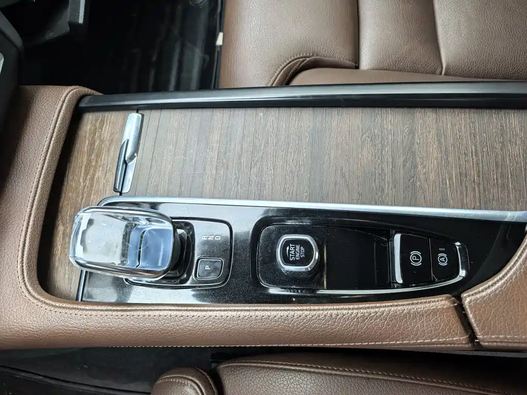Volvo S90 2022 B5 Zhiyuan Luxury Edition купить на сайте DeffCars
