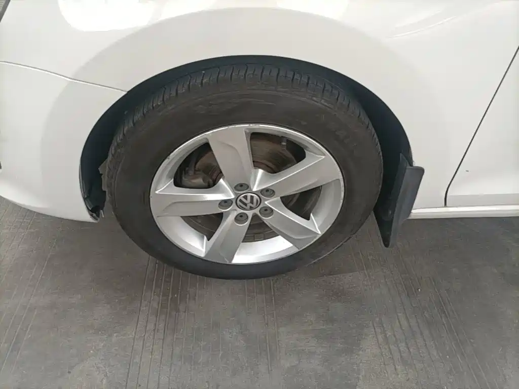 Santana 2013 1.6L Automatic Comfort Edition купить на сайте DeffCars