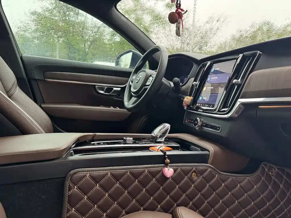 Volvo S90 2023 B5 Zhiyuan Luxury Edition купить на сайте DeffCars