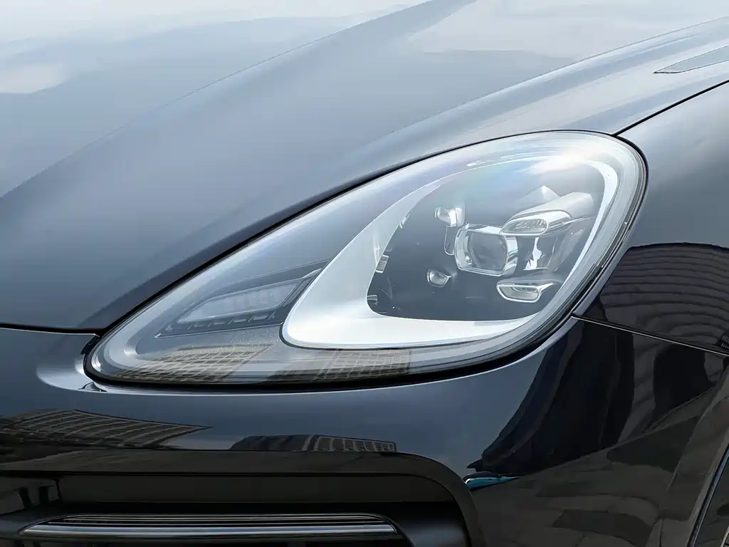 Cayenne New Energy 2023 Cayenne E-Hybrid 2.0T купить на сайте DeffCars