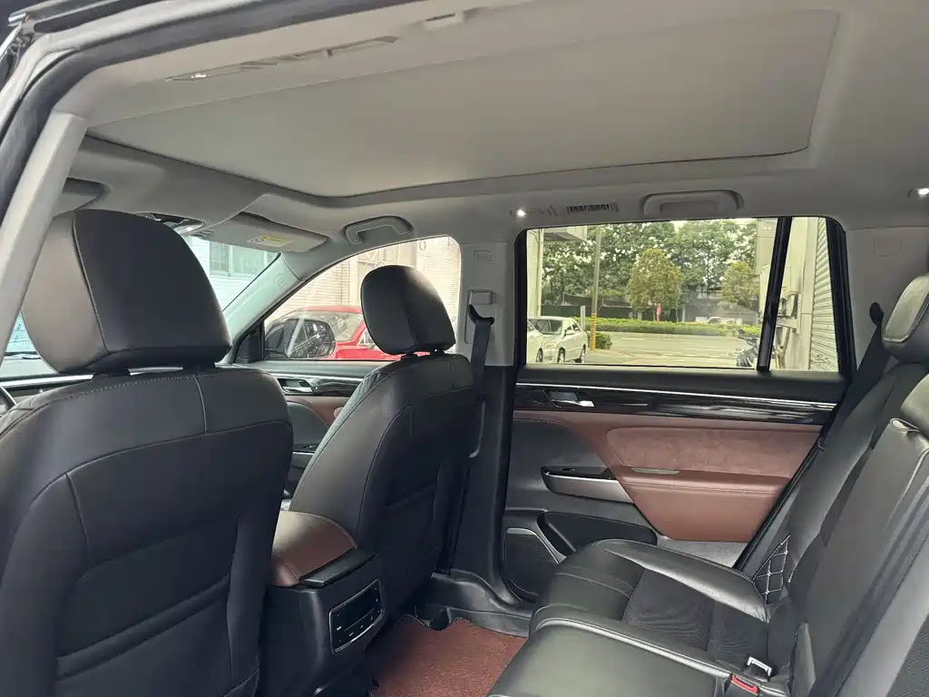 Trumpchi GS8 2017 320T 2WD Luxury Connected Edition (seven seats) купить на сайте DeffCars