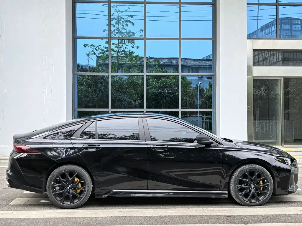 Shadow Leopard 2021 270T DCT J15 version купить на сайте DeffCars