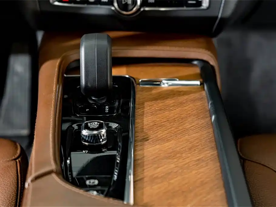 Volvo S90 2023 B5 Zhiyi Luxury Edition купить на сайте DeffCars