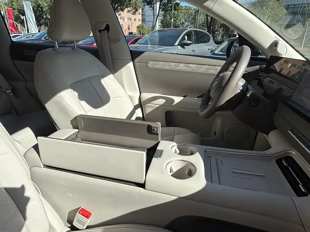 Zhiji LS6 2026 extended range 66 Max+ купить на сайте DeffCars