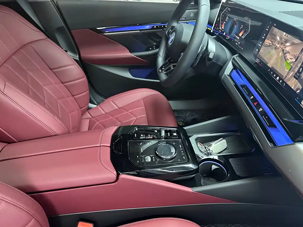 BMW 5 Series 2025 530Li Leading M Sports Package купить на сайте DeffCars