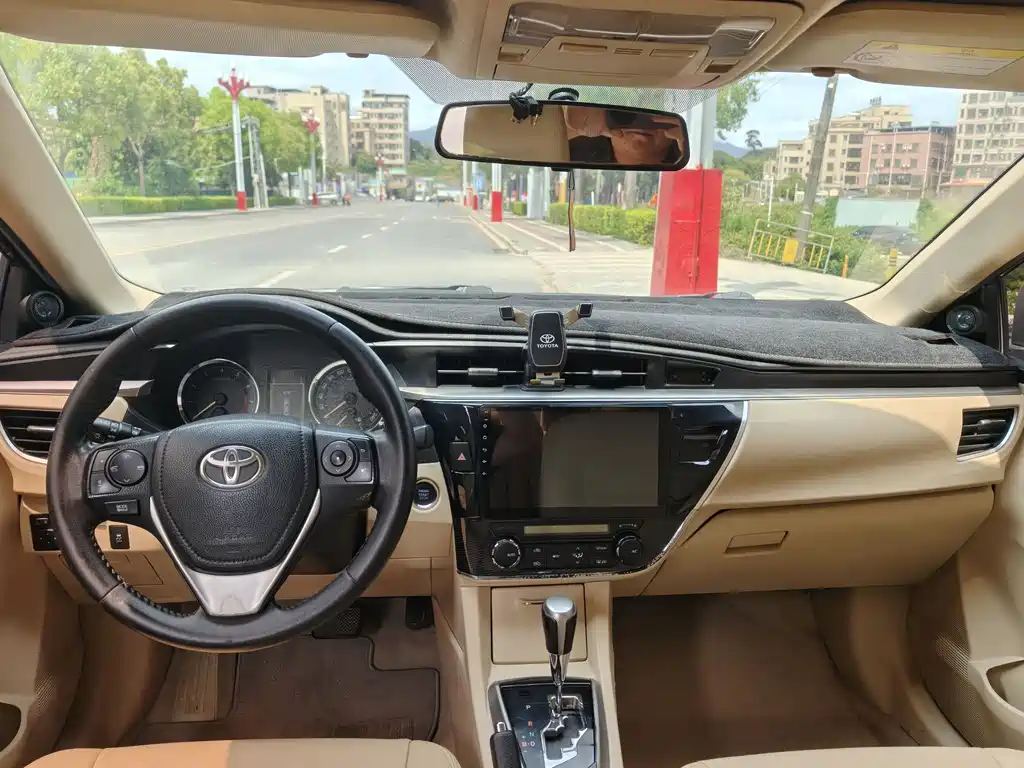 Corolla 2014 1.8L CVT GLX-i купить на сайте DeffCars