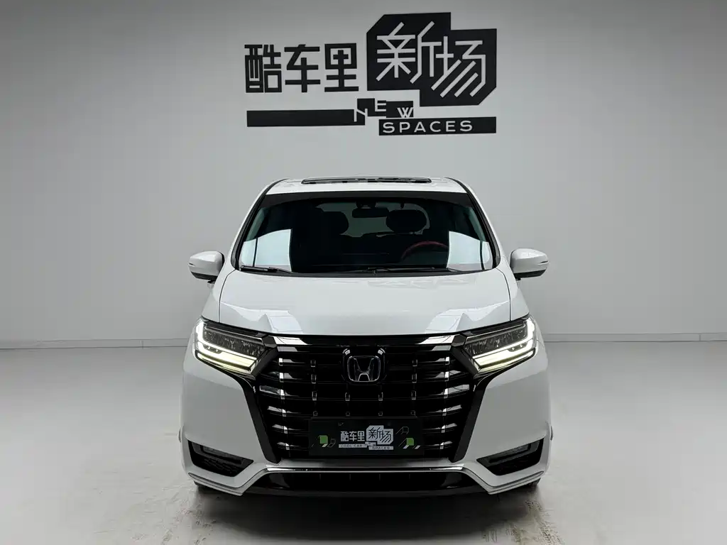Alison 2022 2.0L e:HEV Luxury First Edition купить на сайте DeffCars