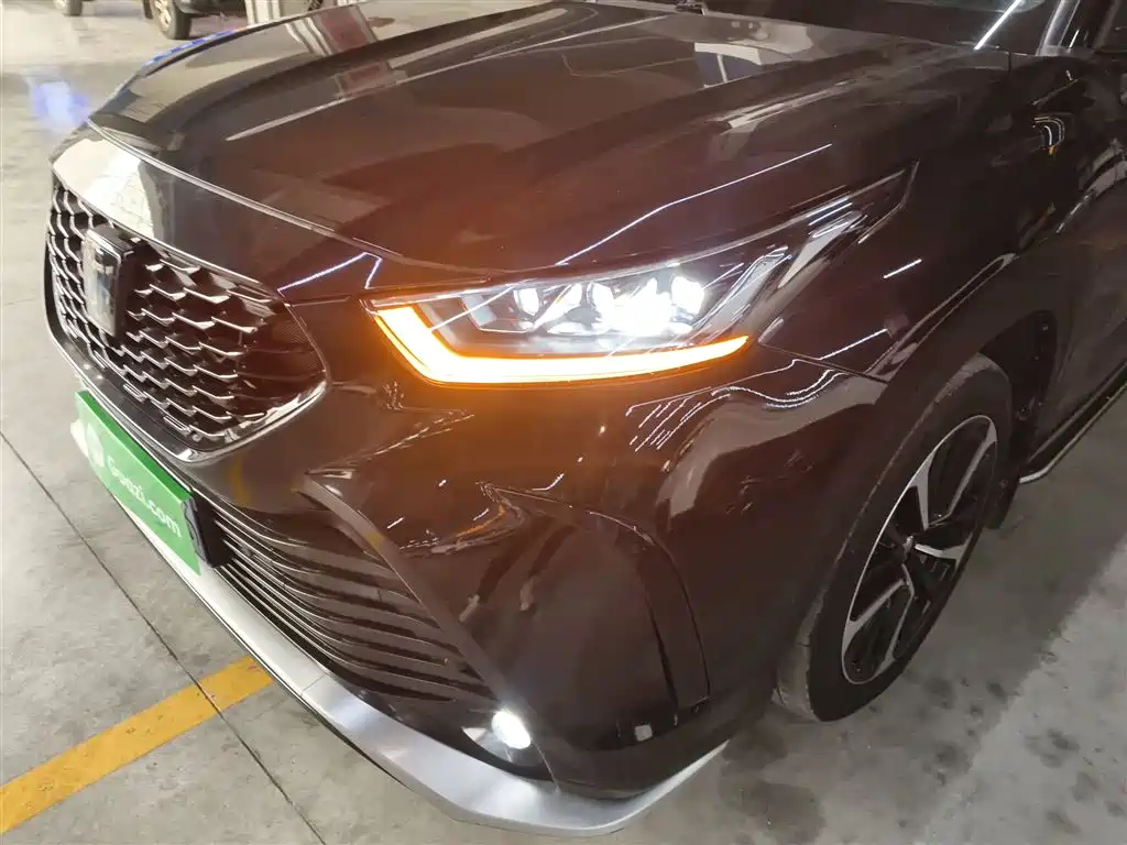 Crown Lufang 2022 2.5L HEV four-wheel drive premium version купить на сайте DeffCars