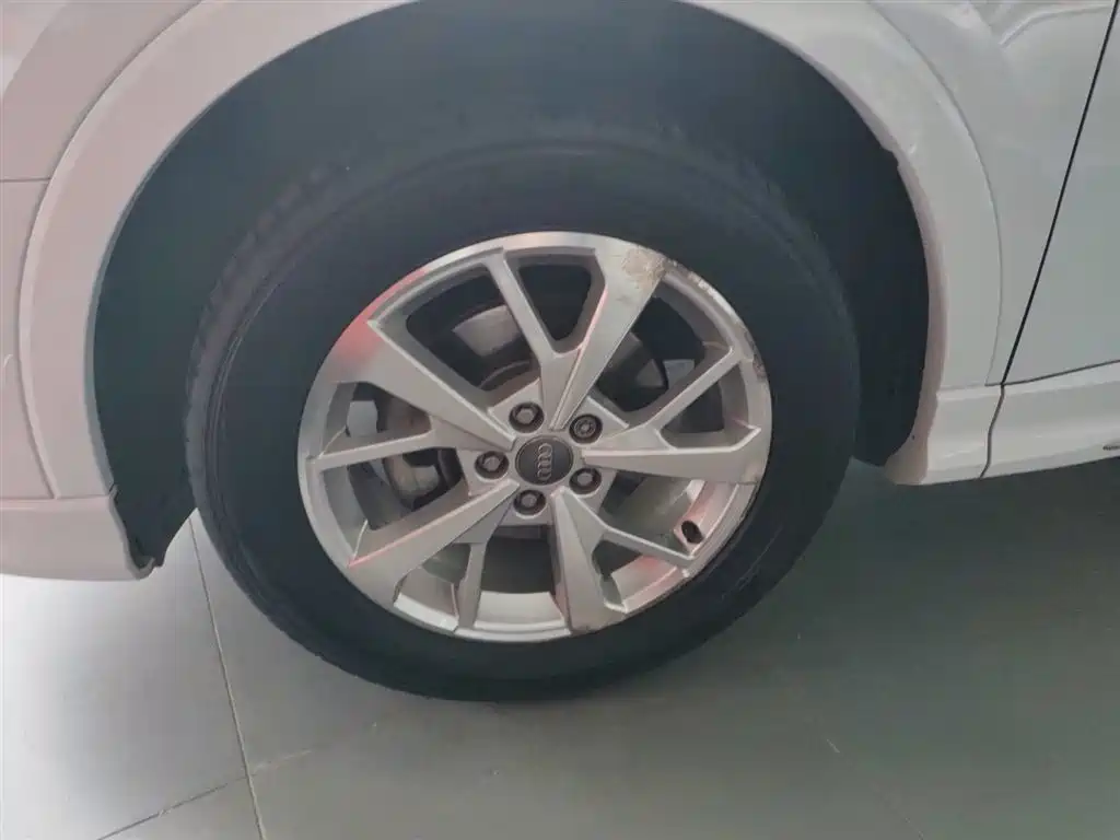 Audi Q3 2019 35 TFSI aggressive and dynamic купить на сайте DeffCars