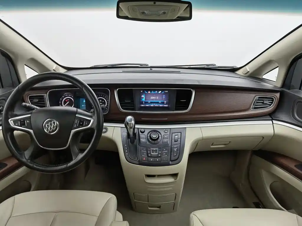 Buick GL8 2018 28T Premium Type National VI купить на сайте DeffCars