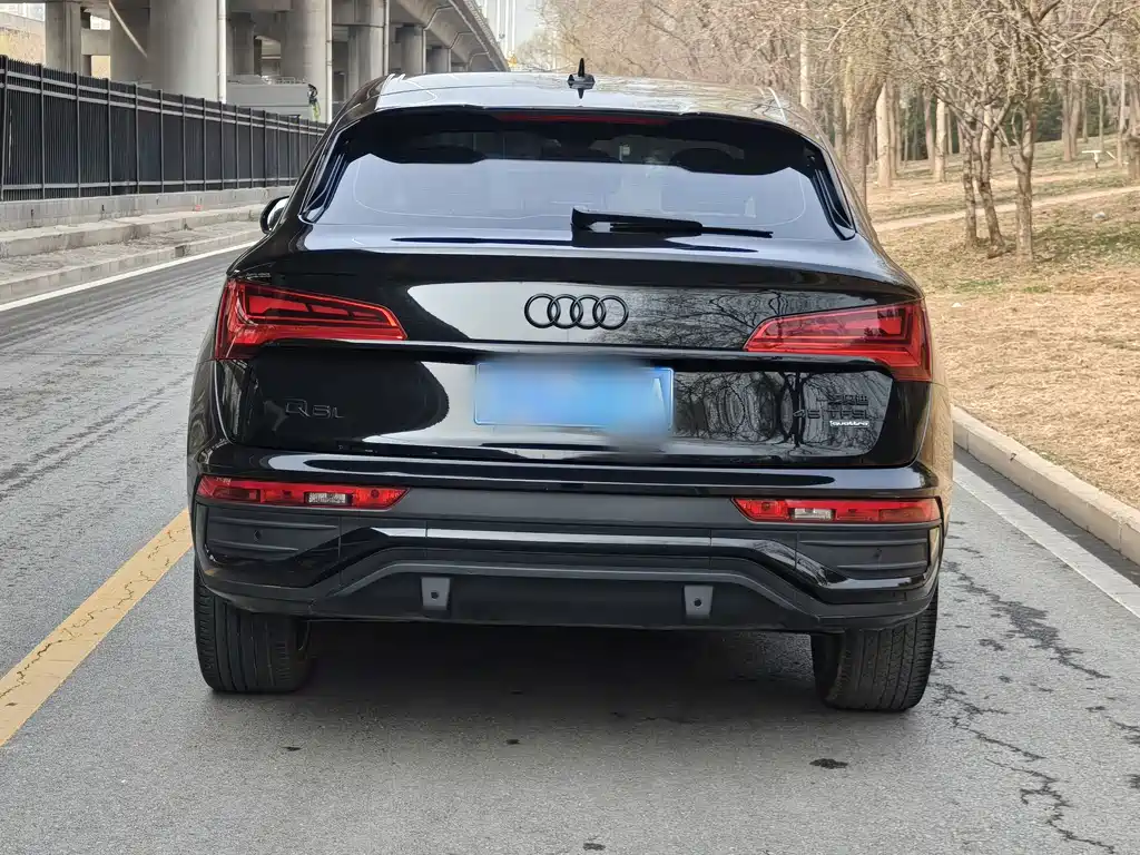 Audi Q5L Sportback 2023 40 TFSI Ice and Snow Sports Edition купить на сайте DeffCars