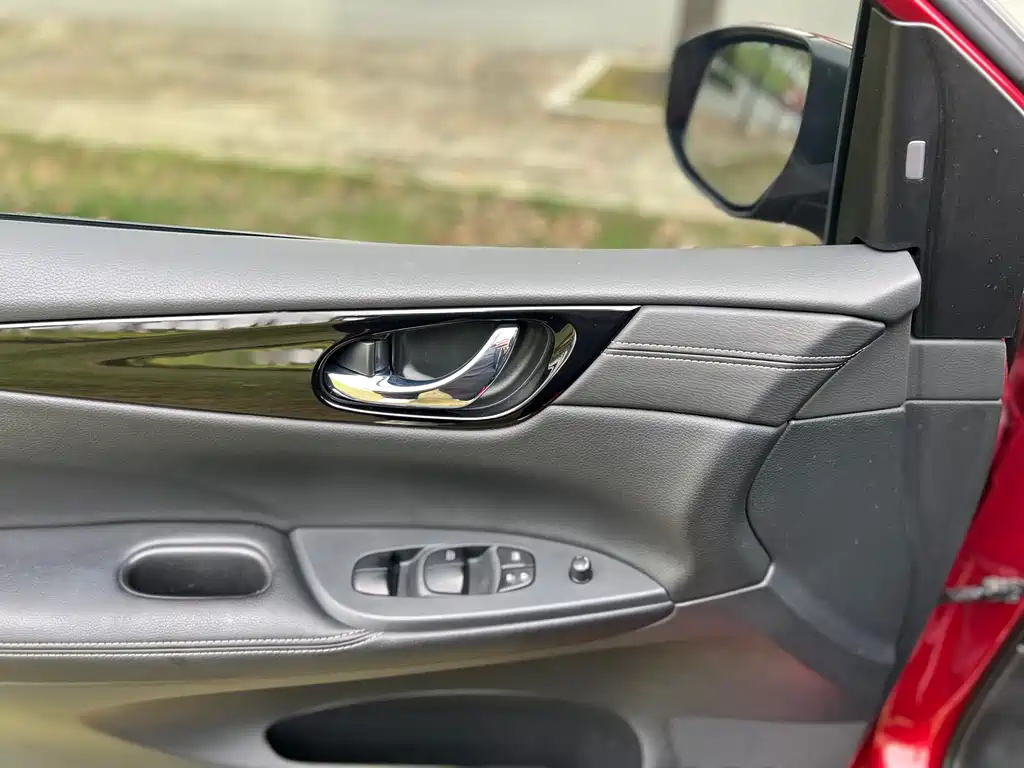 Tiida 2020 1.6L CVT Smart Travel Edition купить на сайте DeffCars