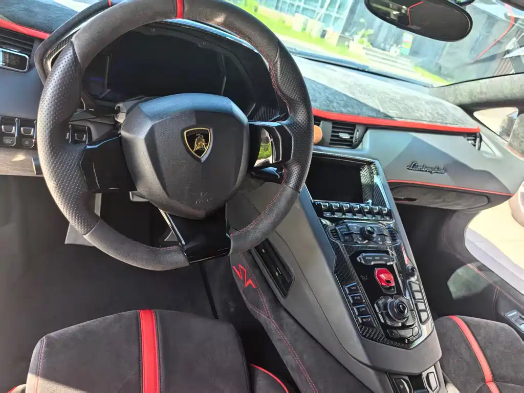 Aventador 2011 LP 700-4 купить на сайте DeffCars