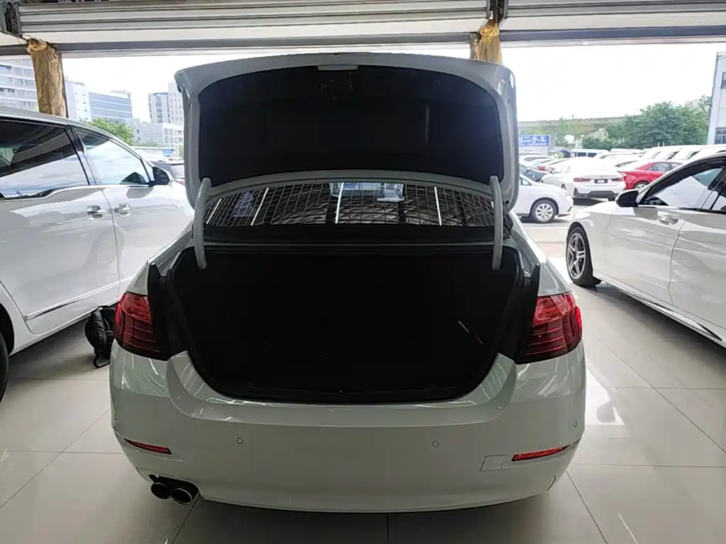BMW 5 Series 2014 525Li Leading Model купить на сайте DeffCars