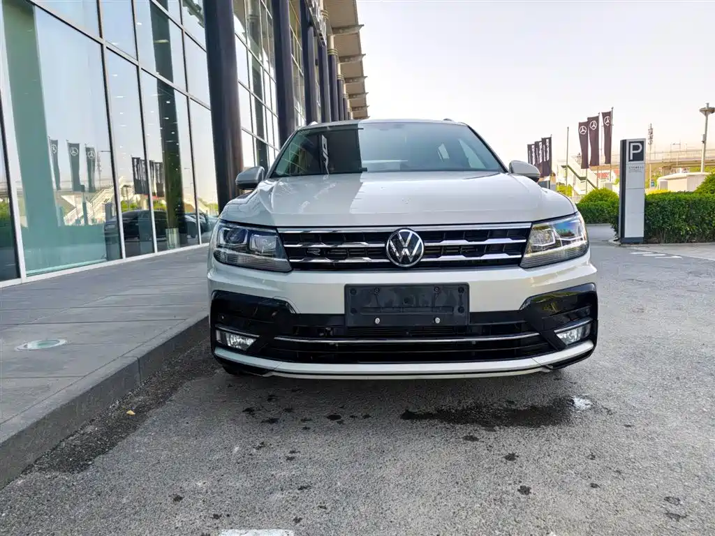 Tiguan L 2021 330TSI automatic two-wheel drive R-Line flagship version купить на сайте DeffCars