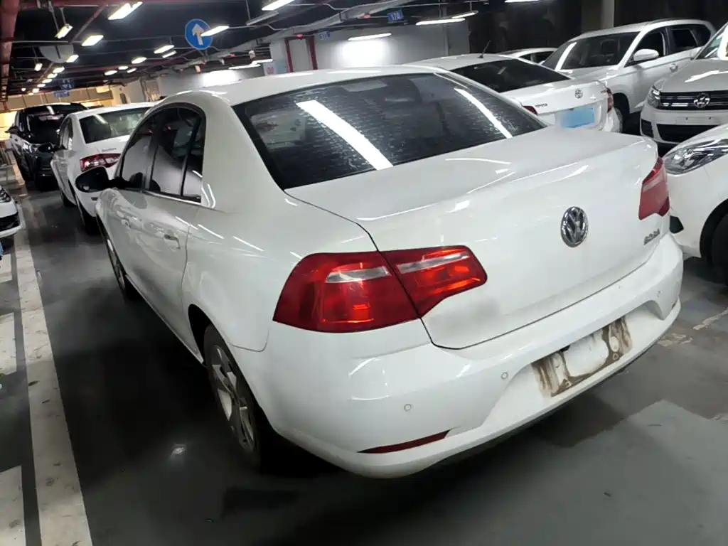 Bora 2015 Quality Edition 1.6L Manual Comfort купить на сайте DeffCars