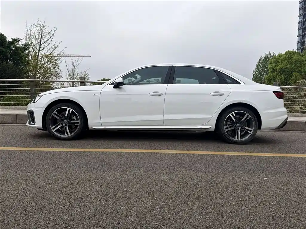 Audi A4L 2022 40 TFSI Fashionable and Dynamic купить на сайте DeffCars