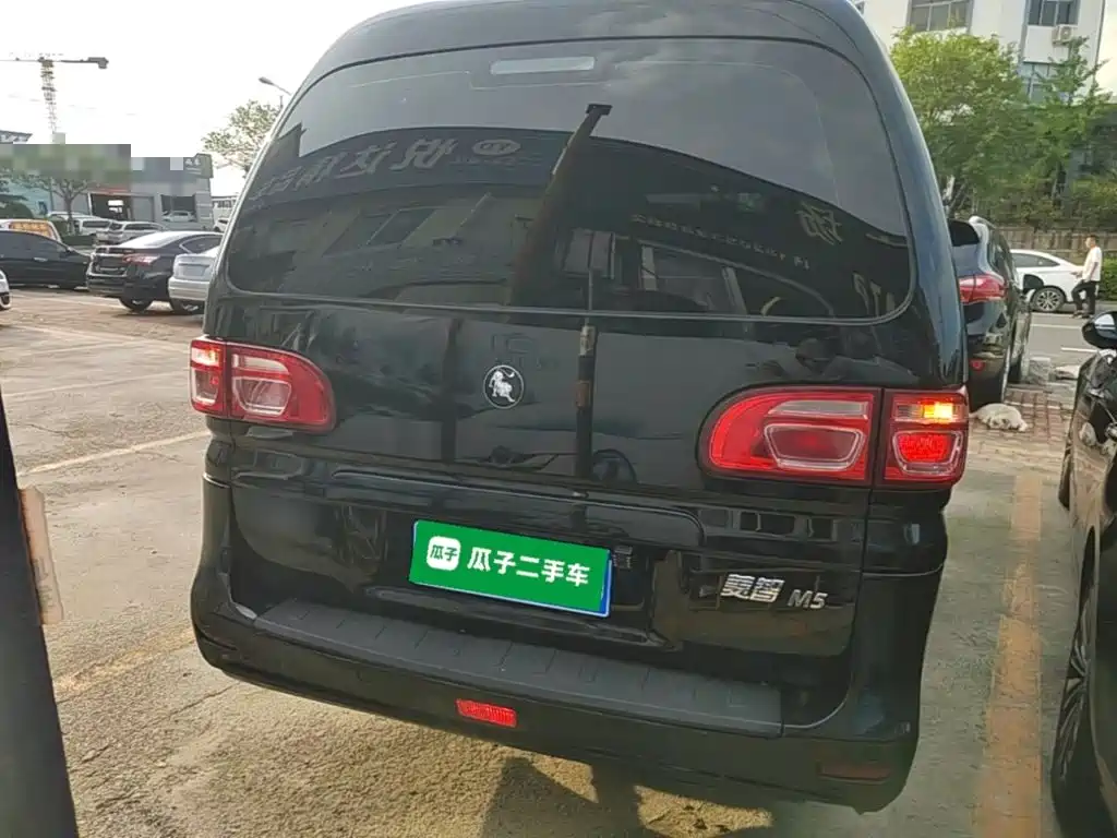 Lingzhi 2022 M5L 1.6L practical 7 seats купить на сайте DeffCars