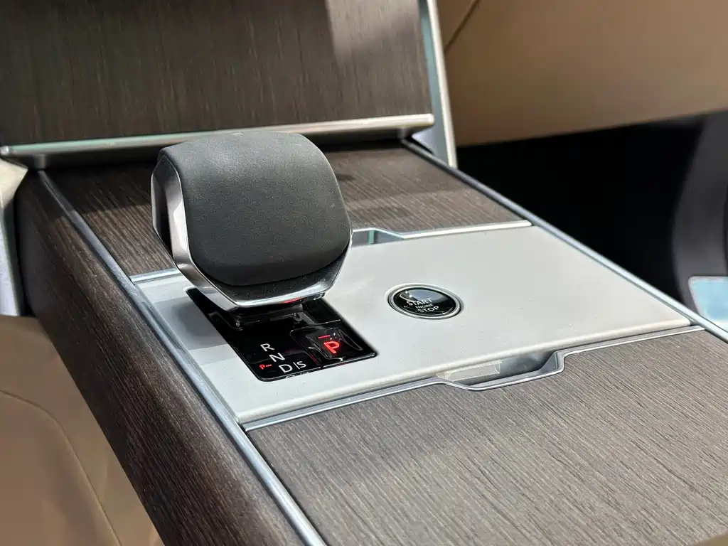 Range Rover 2024 3.0 L6 400PS Extended Edition, seven seats купить на сайте DeffCars