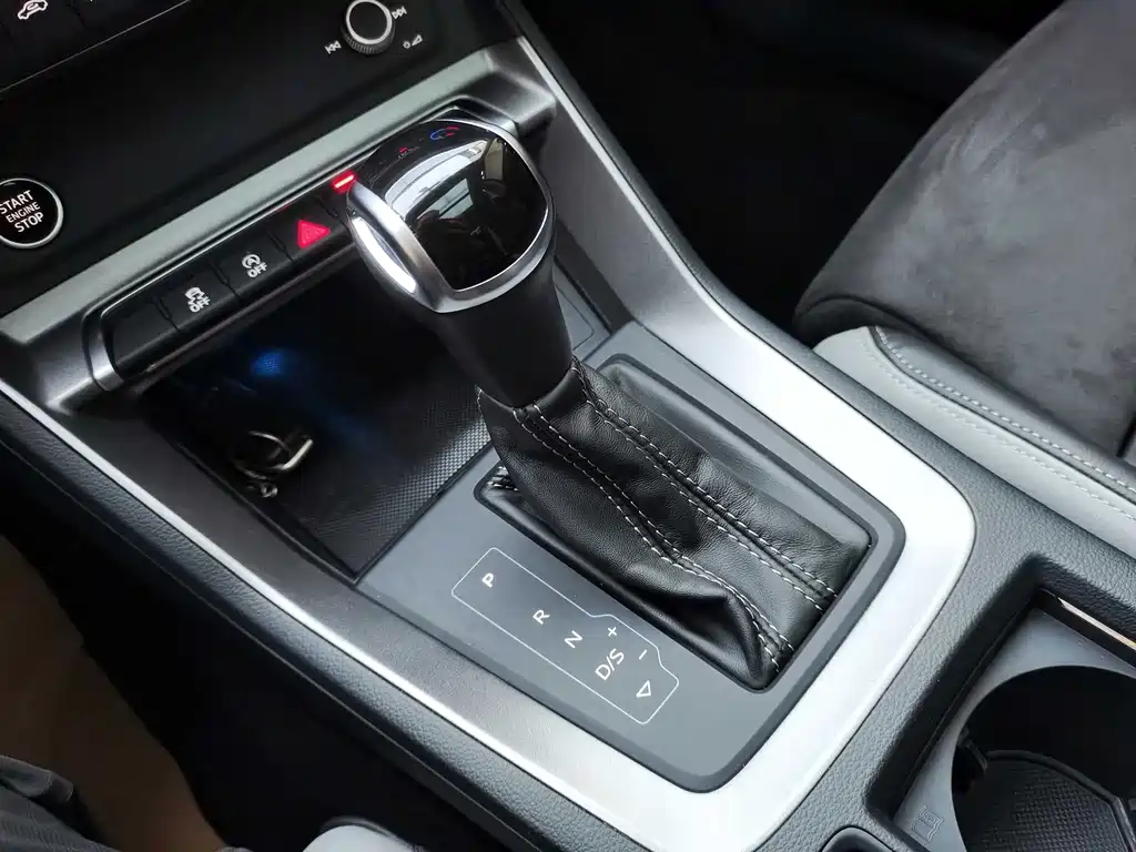 Audi Q3 2023 35 TFSI Fashionable and Dynamic (1.4T) купить на сайте DeffCars