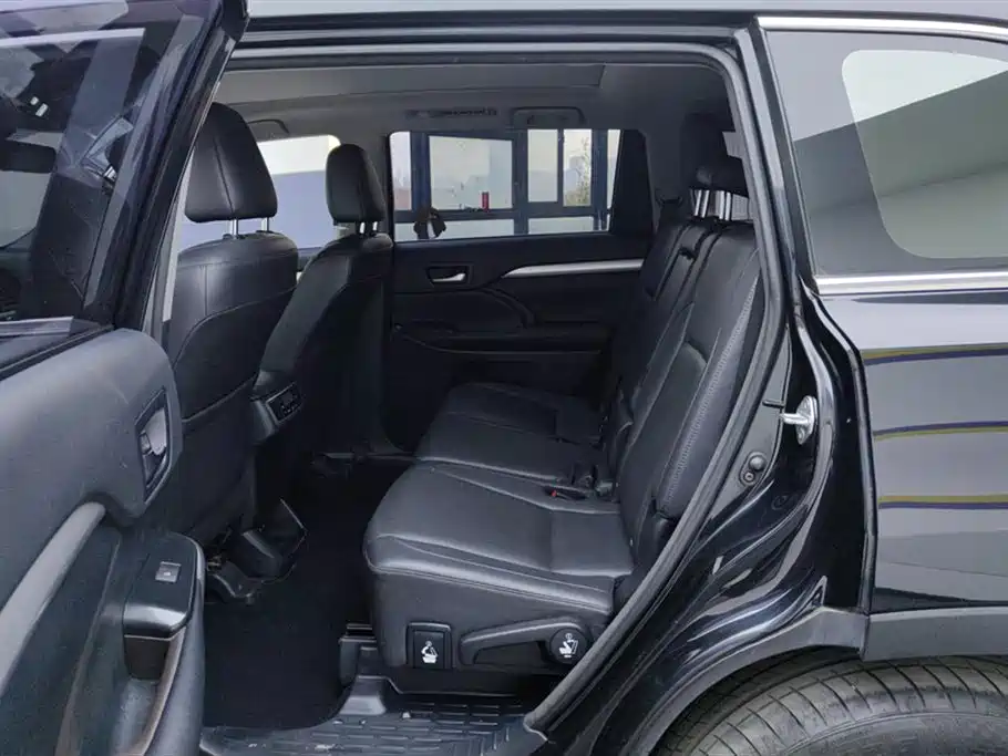 Highlander 2018 2.0T four-wheel drive luxury version 7 seats National V купить на сайте DeffCars