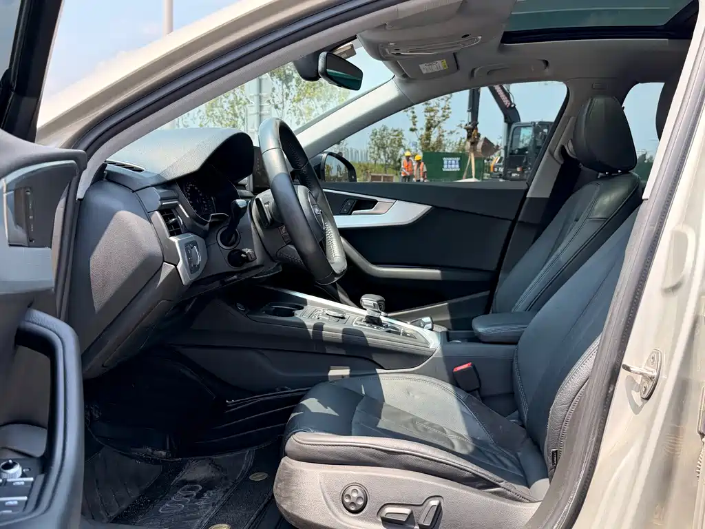Audi A4L 2019 45 TFSI quattro personalized sports version National VI купить на сайте DeffCars