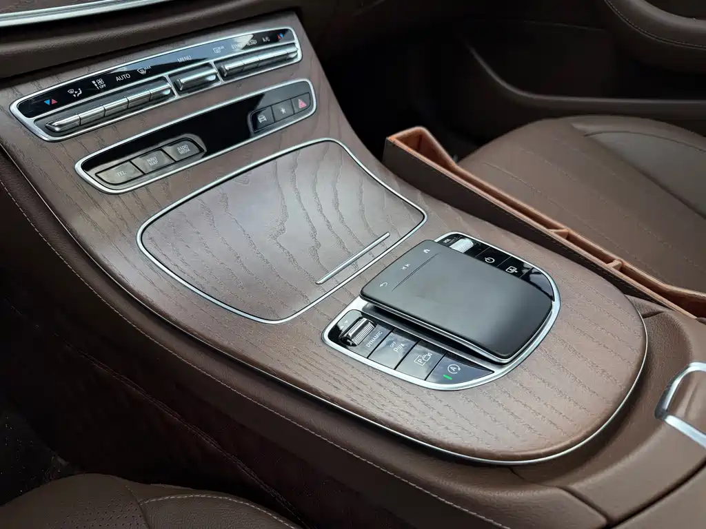 Mercedes-Benz E-Class 2023 E 300 L Luxury Model купить на сайте DeffCars