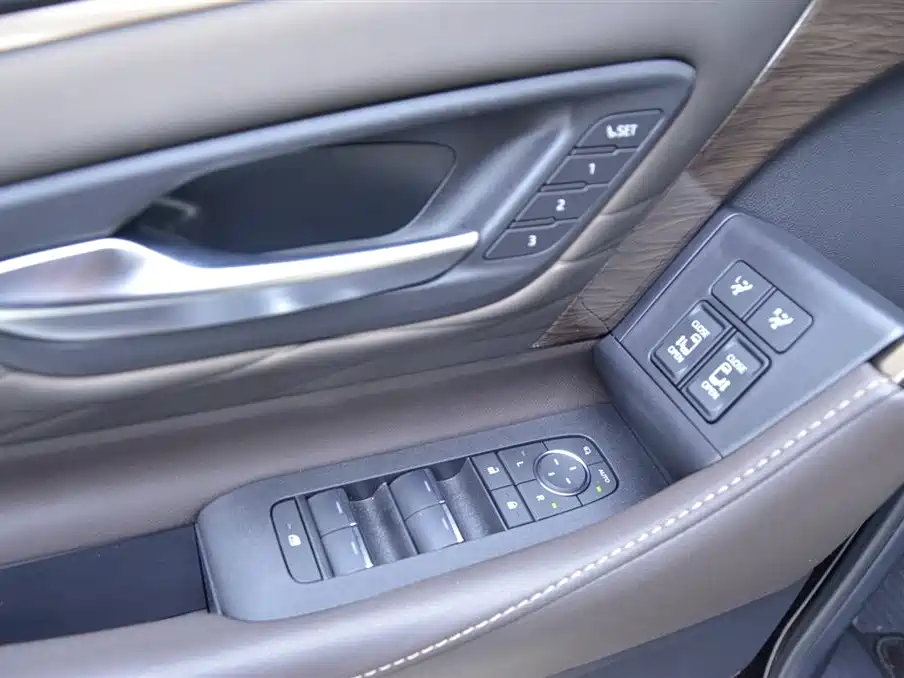 Wilfa 2025 Crown Dual Engine 2.5L Black Gold Executive Edition купить на сайте DeffCars