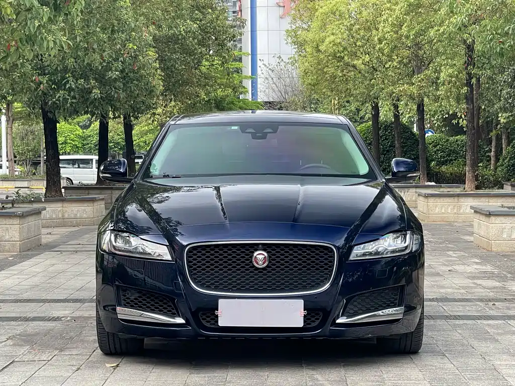 Jaguar XFL 2020 XFL 2.0T P250 four-wheel drive exclusive edition купить на сайте DeffCars