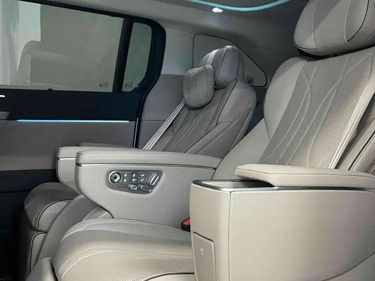 Xpeng X9 2025 pure electric 740 long battery life Max купить на сайте DeffCars